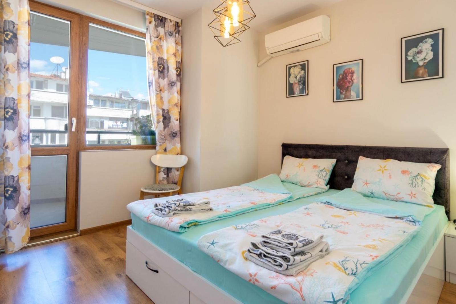 Joy Apartment Burgas Center Private Parking Dış mekan fotoğraf