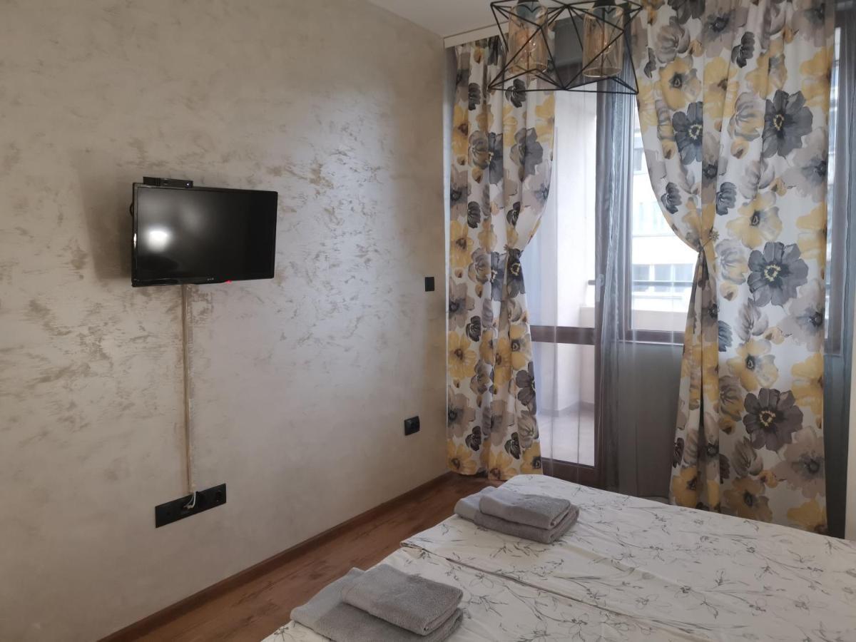 Joy Apartment Burgas Center Private Parking Dış mekan fotoğraf